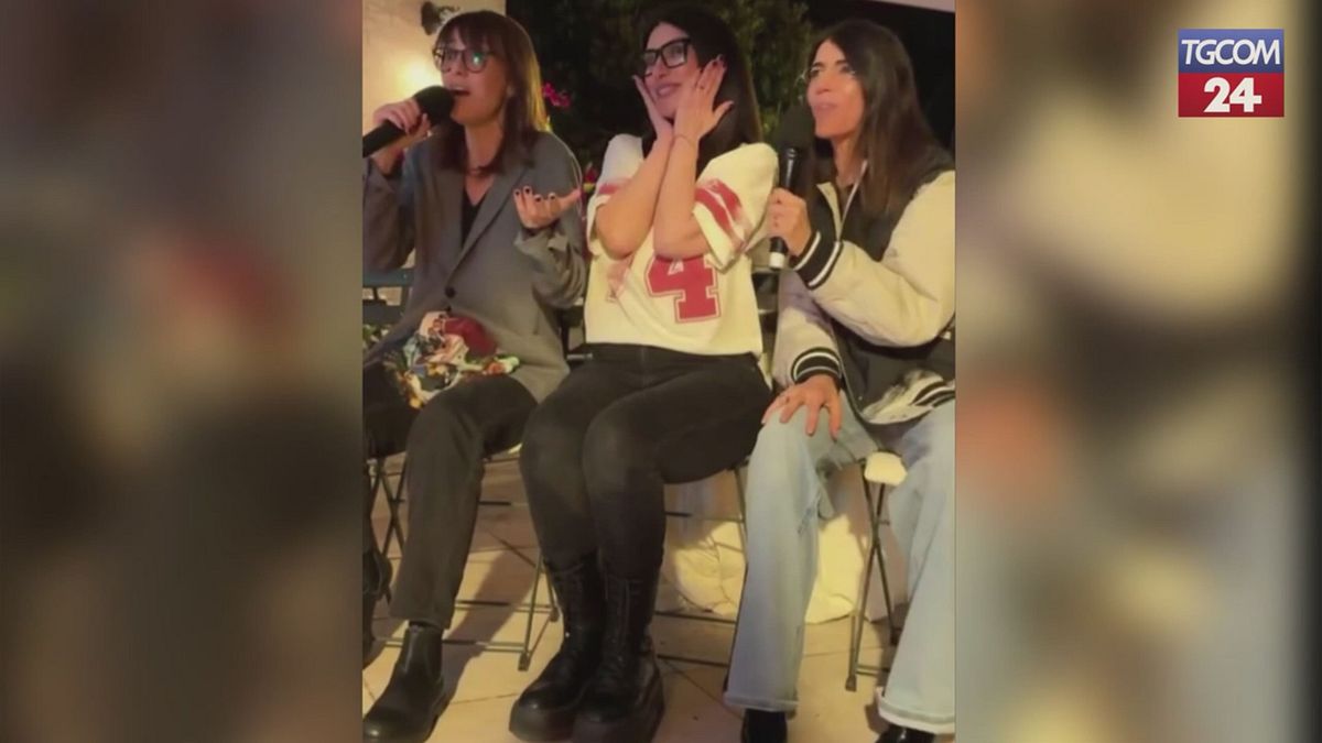 Giorgia e Paola Cortellesi festeggiano il compleanno di Laura Pausini con un insolito trio