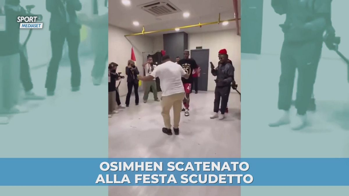 Osimhen scatenato alla festa scudetto
