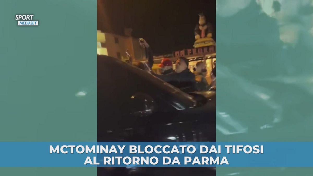 McTominay bloccato dai tifosi al ritorno da Parma