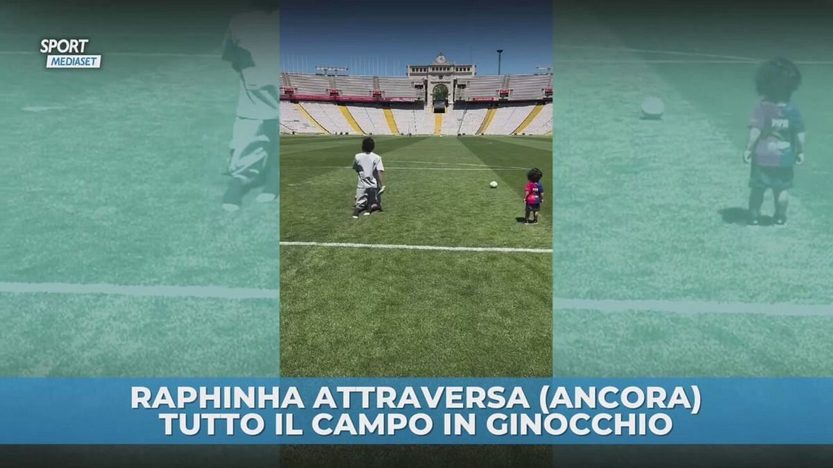 Raphinha attraversa (ancora) tutto il campo in ginocchio