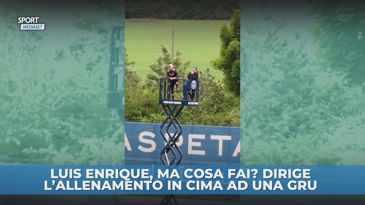 Luis Enrique… in cima ad una gru