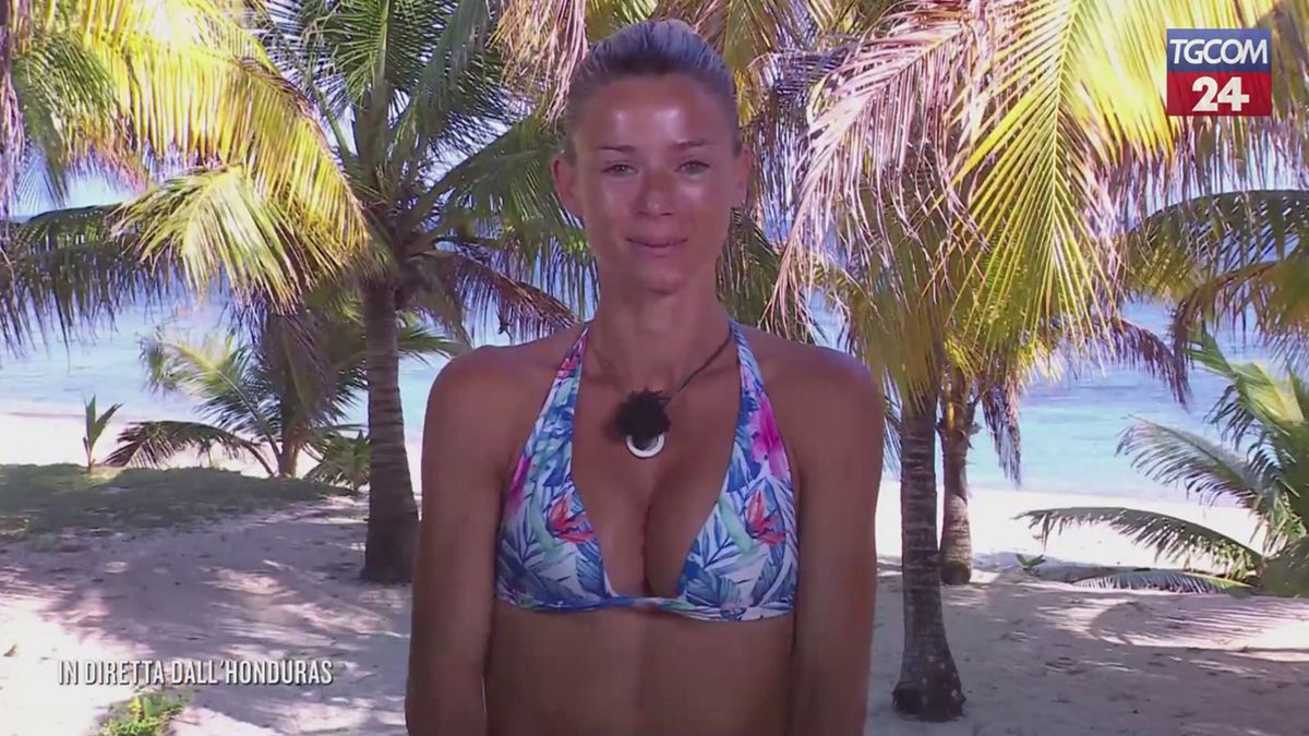 Camila Giorgi lascia "L'Isola dei Famosi": torna in Argentina per motivi familiari