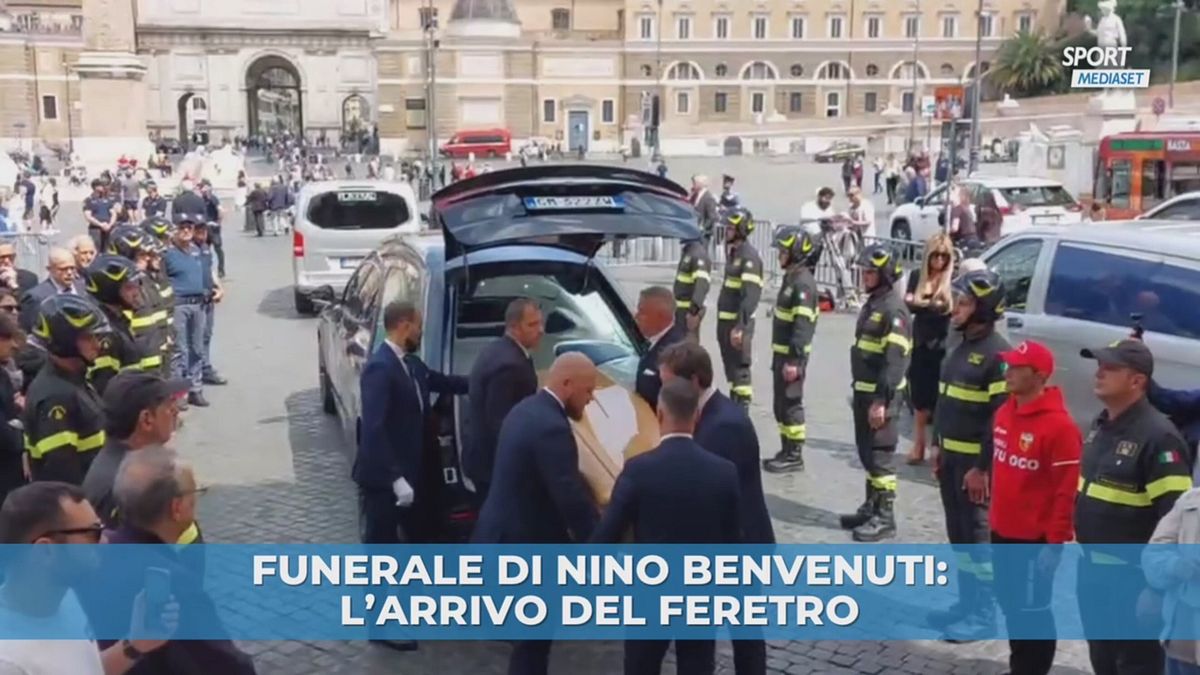 Funerale di Nino Benvenuti: l'arrivo del feretro