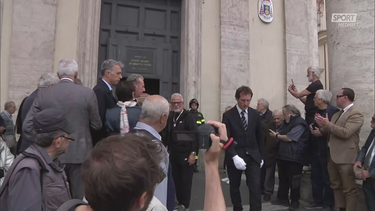 MCH FUNERALI BENVENUTI USCITA FERETRO 22/5 MCH
