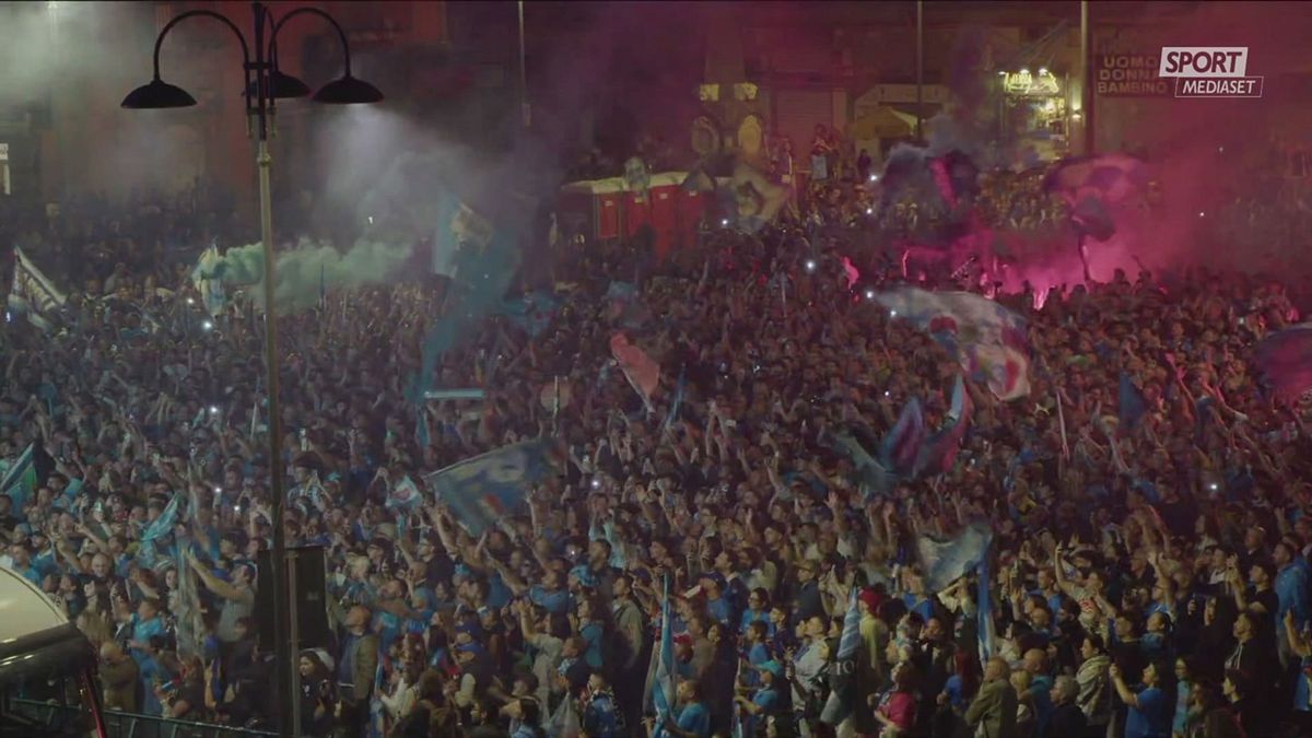 MCH FISCHIO FINALE NAPOLI IN CITTA' PER SITO 23-5 MCH