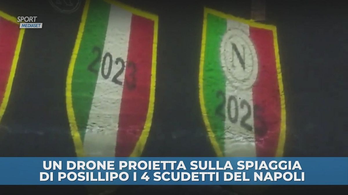 Gli scudetti Napoli sulla spiaggia