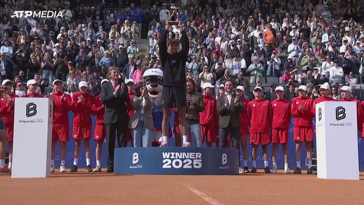 Flavio Cobolli conquista Amburgo, Djokovic vince il 100° titolo