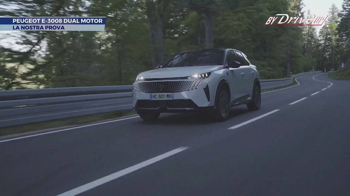 Nuova Peugeot E-3008 electric 325 Dual Motor