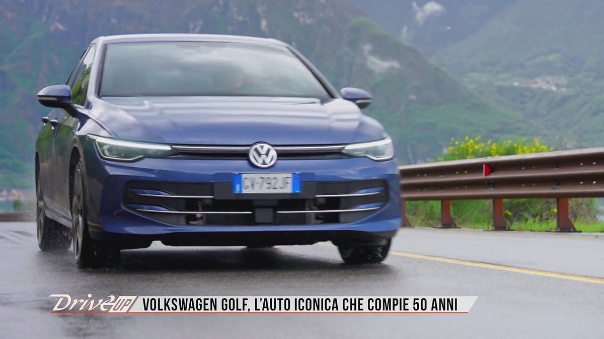 Volkswagen Golf eHybrid, l'icona compie 50 anni