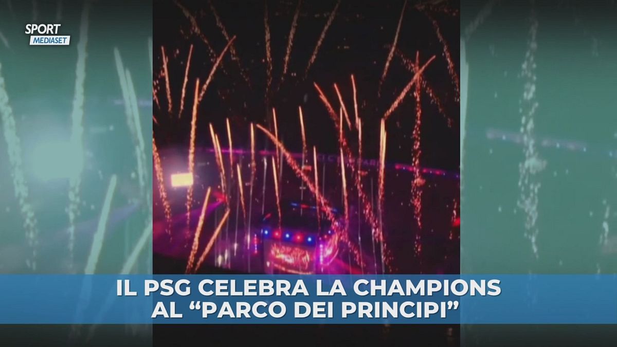 Il Psg alza la Coppa anche nel suo stadio: spettacolo pirotecnico