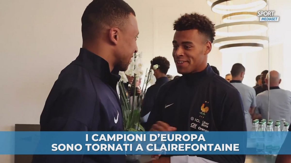 I campioni d'Europa in ritiro con la Francia