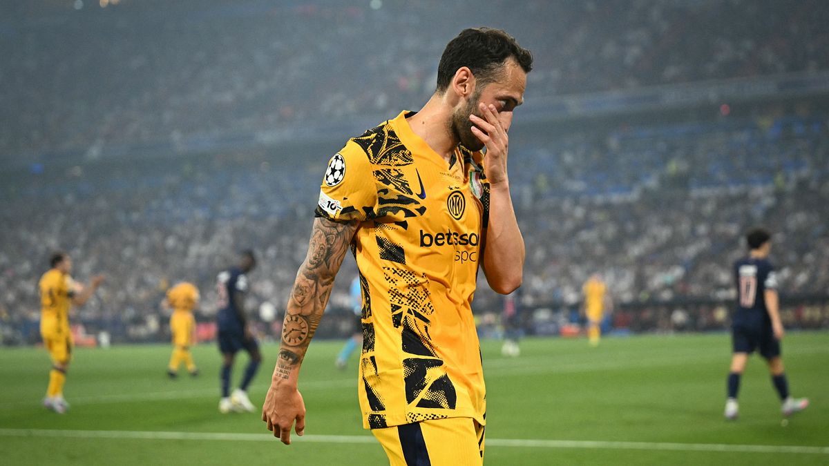 Hakan Calhanoglu 