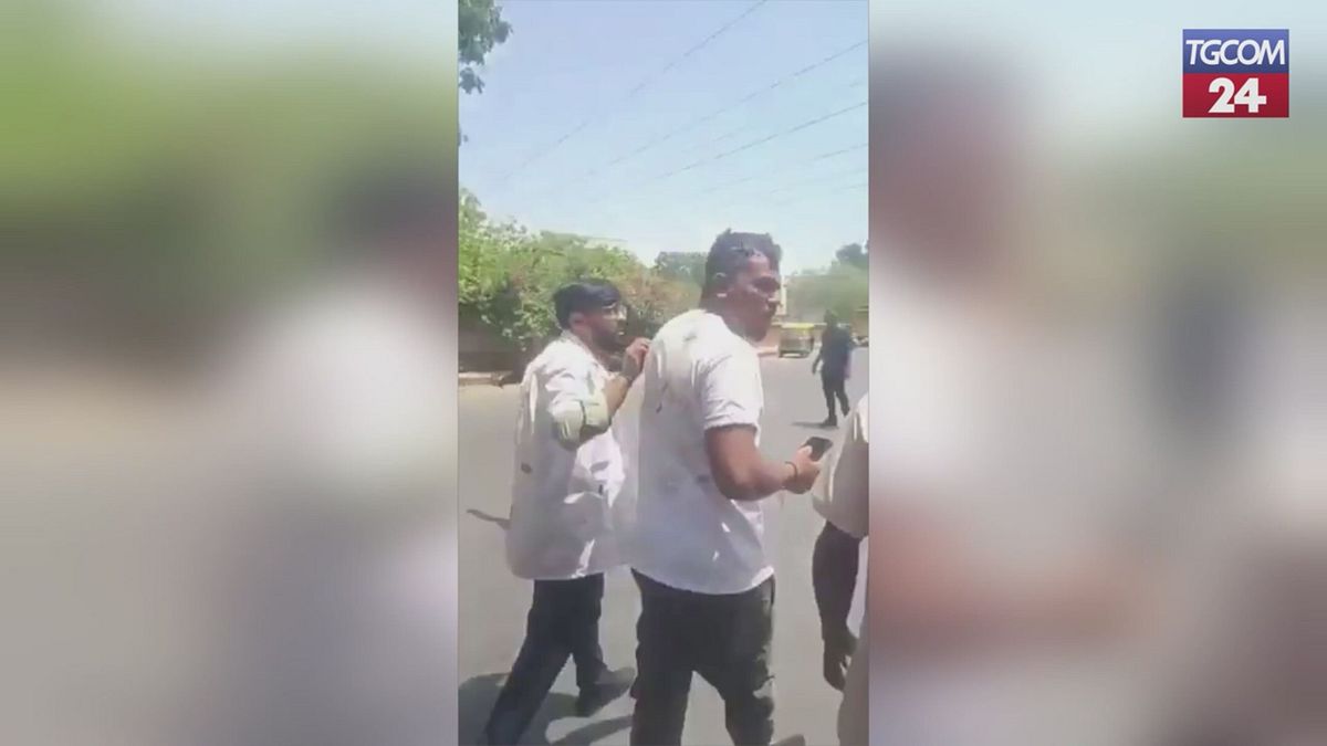 Aereo precipitato in India: il video del possibile superstite