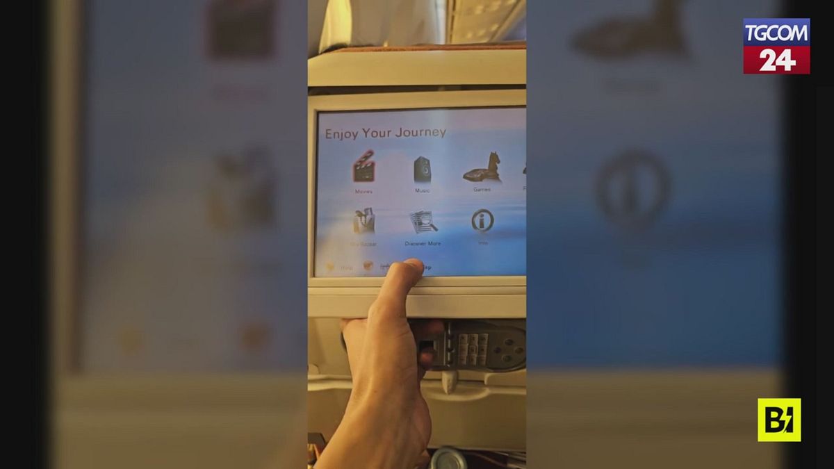 Un passeggero dell'Air India prima del decollo: "Qui non funziona nulla"