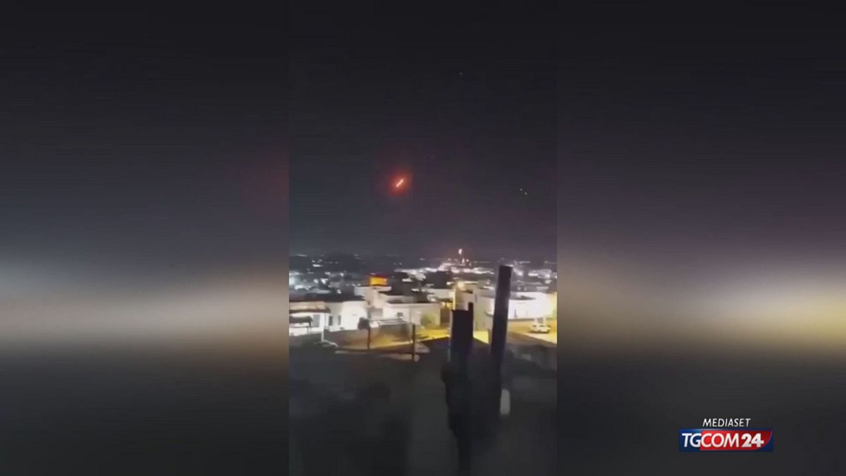 ATTACCO CASE DISTRUTTE SOCCORSI TEHERAN SRV