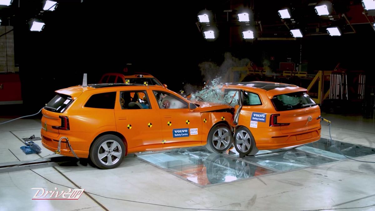 Volvo, il centro sicurezza di Goteborg festeggia 25 anni