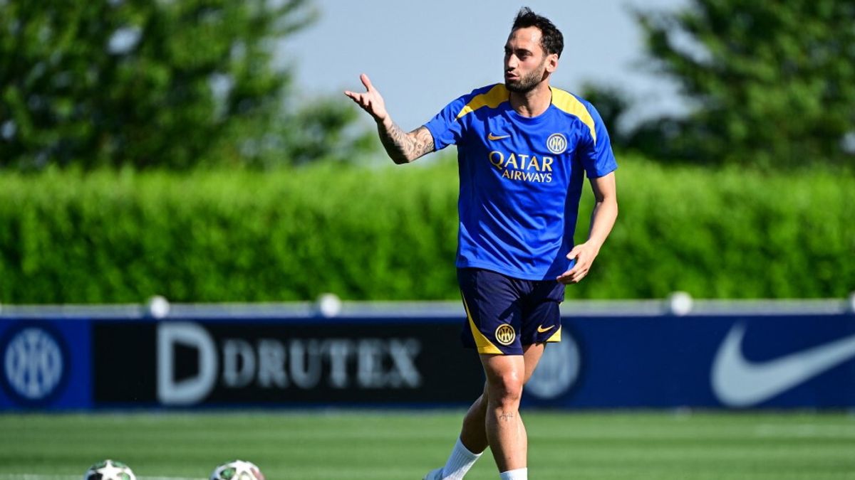 Hakan Calhanoglu