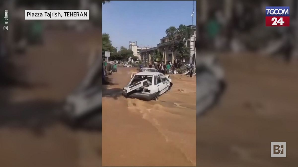 Teheran, un missile israeliano allaga piazza piazza Tajrish