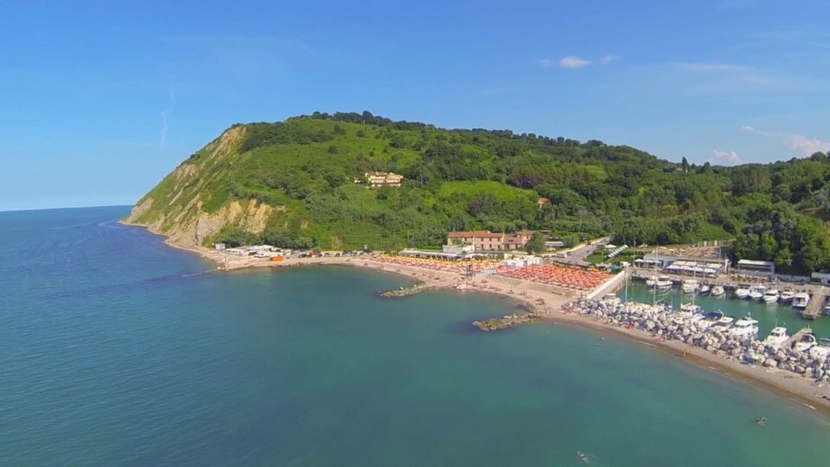 Gabicce Mare, Baia di Vallugola