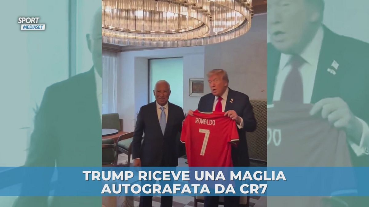 Trump riceve la maglia di CR7