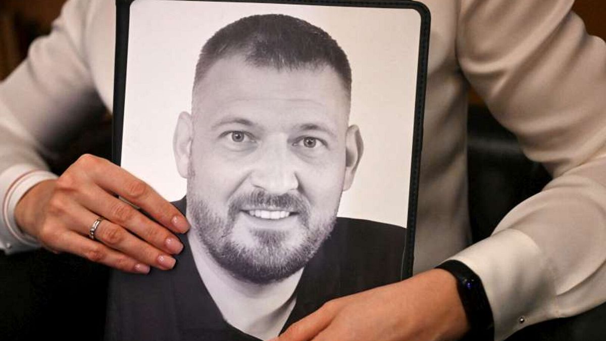 Bielorussia, liberato il dissidente Tikhanovksy: "Ce lo ha chiesto Trump" | Ucraina vuole iniziare a costruire armi per l