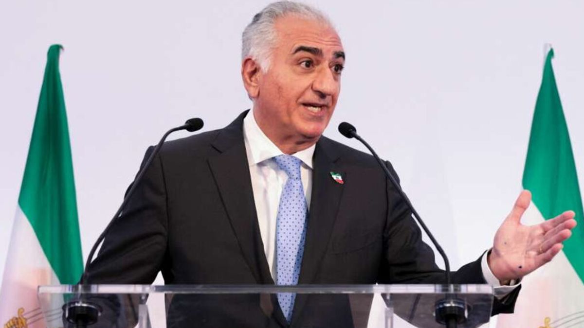 Reza Pahlavi, chi è il figlio dello Scià amico di Netanyahu pronto a guidare la transizione