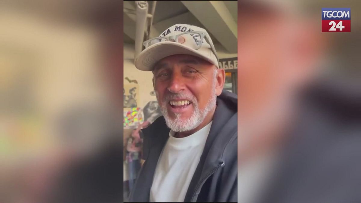 cosa fa il pap224 di frattesi in giro per seattle con una gomma da masticare in mano