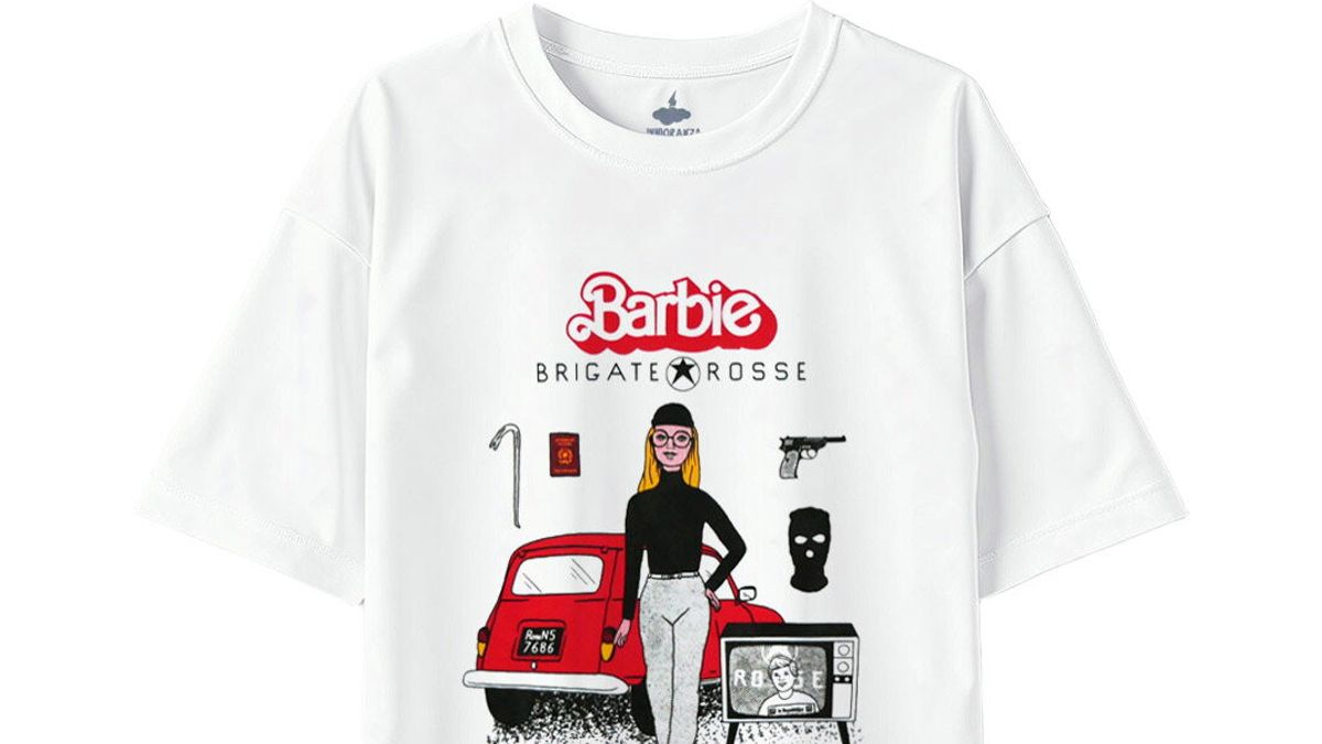 Trento, studentessa indossa una maglia con la scritta "Barbie Brigate Rosse" poi si scusa