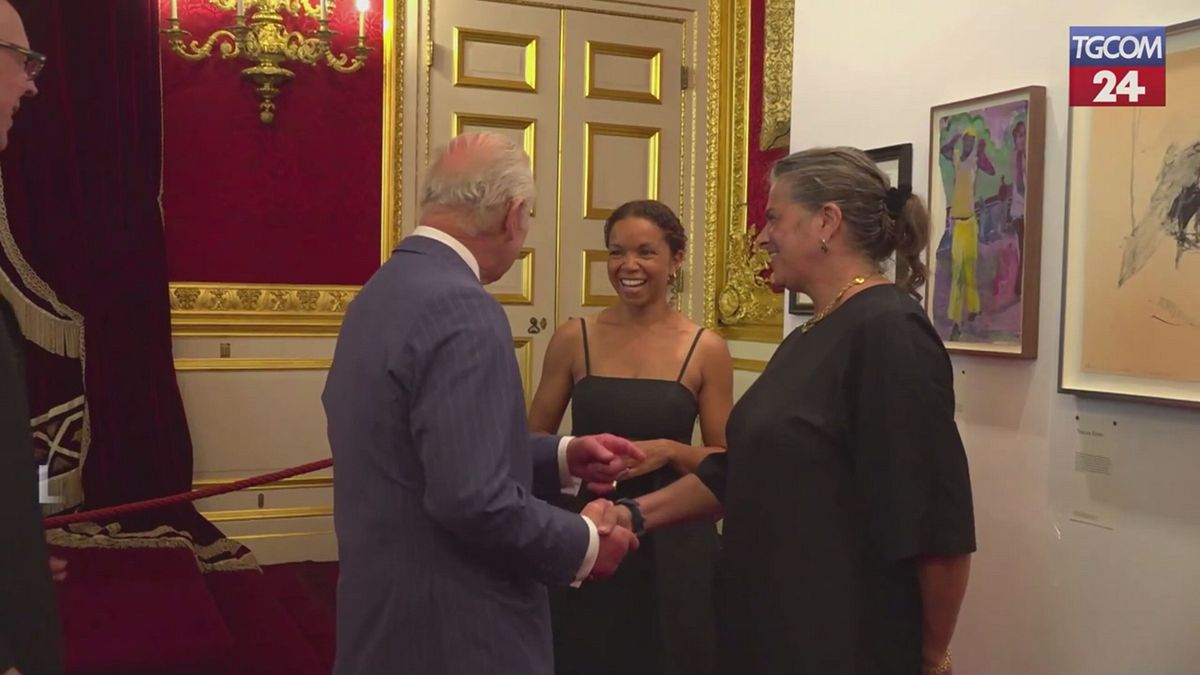 re carlo e la regina camilla celebrano i 25 anni della royal drawing school