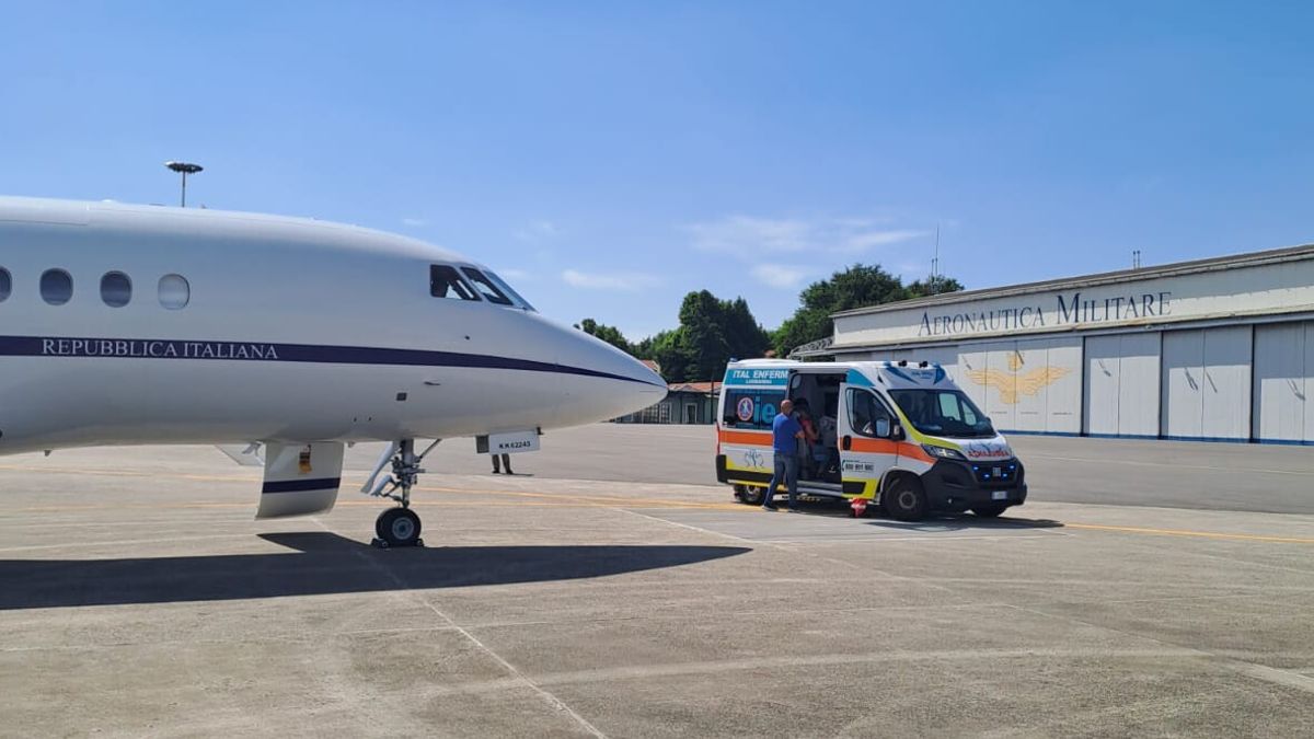 Cagliari, neonato in pericolo di vita trasportato d