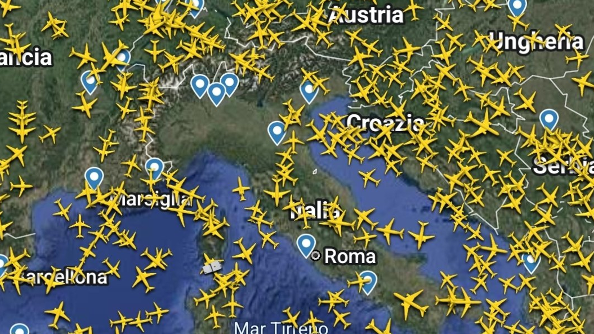 Caos voli nel Nord Ovest, guasto a un radar Enav: traffico aereo bloccato per circa due ore