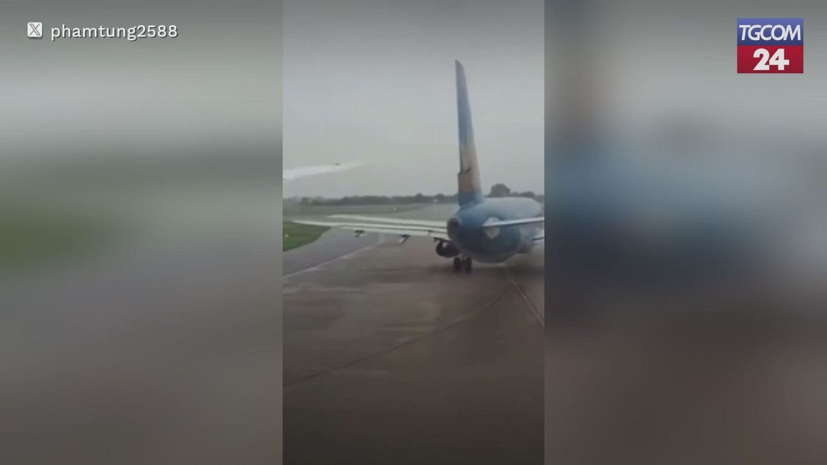 Un Boeing trancia la coda di un altro aereo in Vietnam