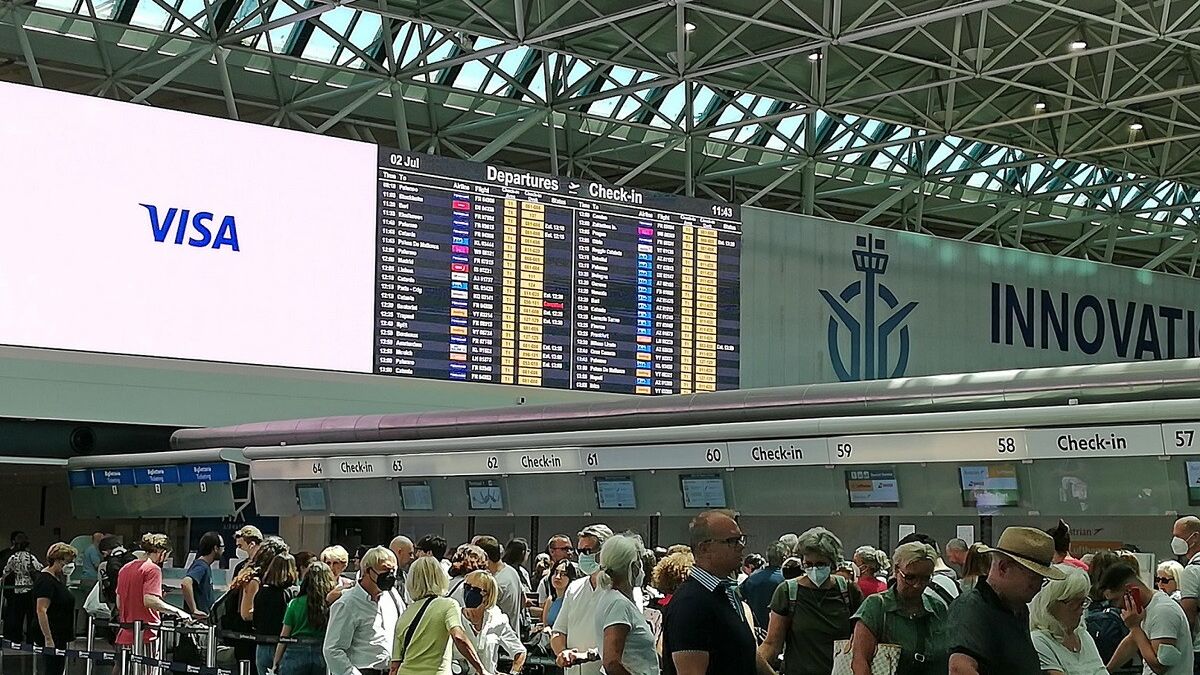 Caos voli, chi ha diritto ai rimborsi | Ecco come richiederli