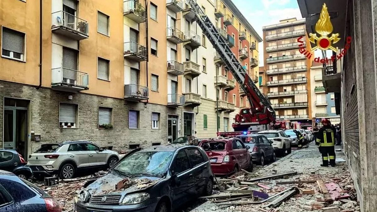 torino esplosione in un appartamento 5 feriti grave un dodicenne