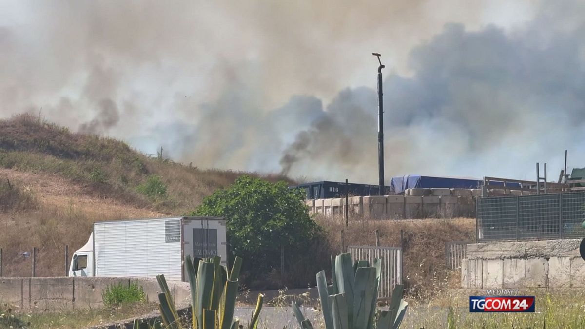 Roma brucia, fiamme verso Fiumicino
