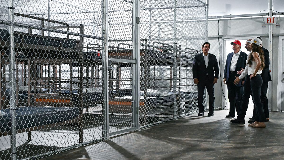 Usa, primi problemi per "Alligator Alcatraz": centro migranti allagato dopo un temporale