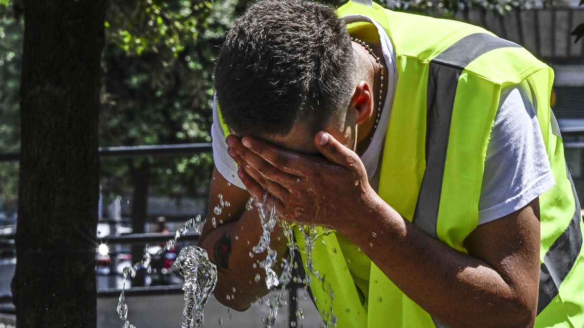 Emergenza caldo, oggi bollino rosso in 20 città | Ma nel weekend arrivano i primi temporali