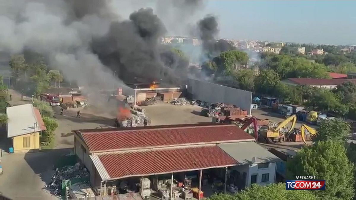 Roma, esplode un deposito di gas: il film dell
