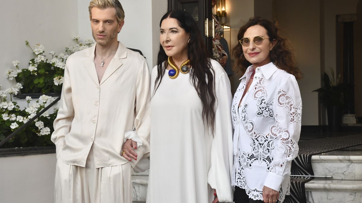 Marina Abramovi? arriva per la prima volta a Capri