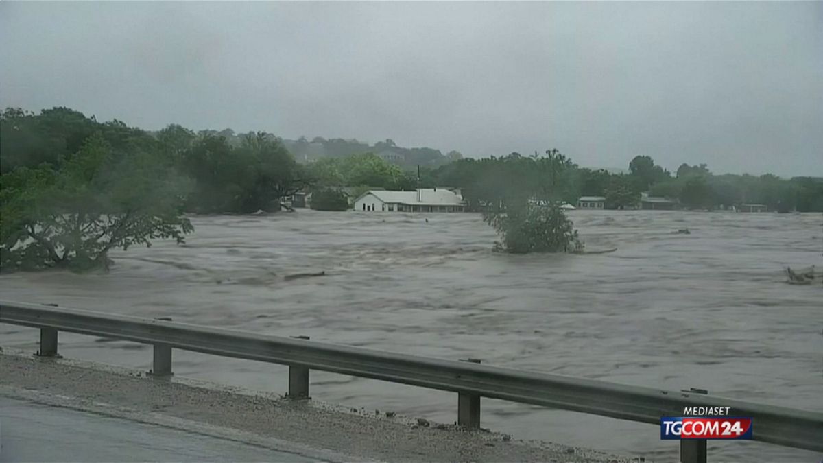Inondazioni in Texas, le drammatiche immagini