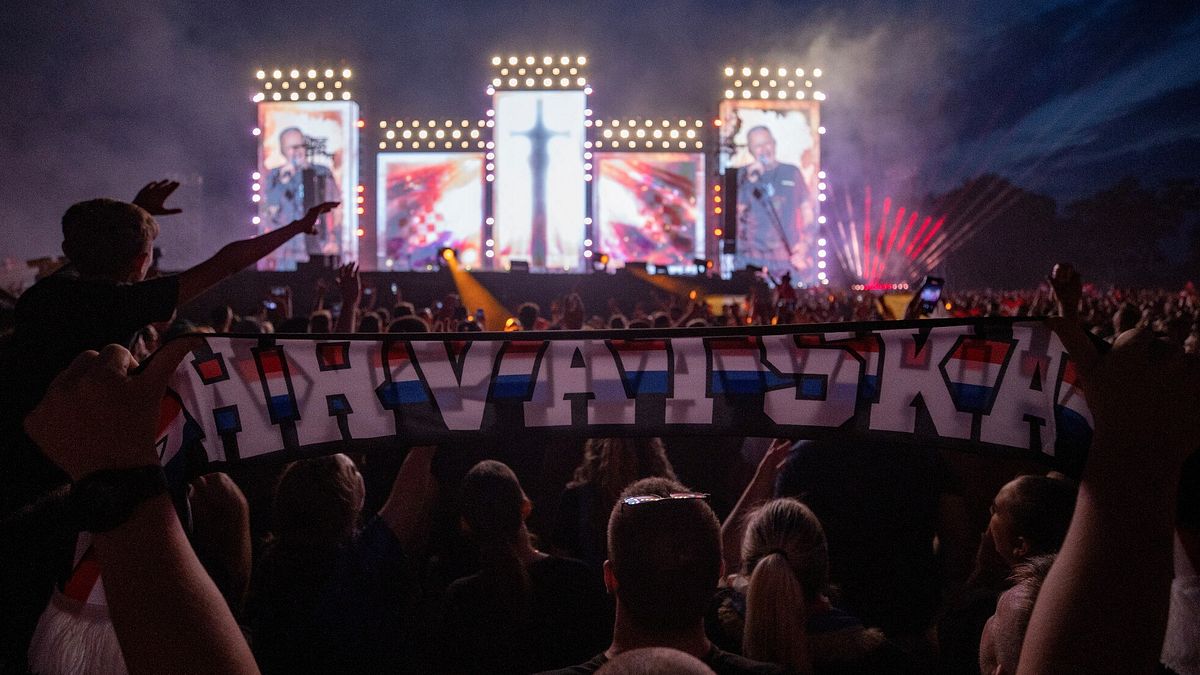 Zagabria, folla oceanica al concerto del rocker idolo della destra nazionalista: 123 arresti