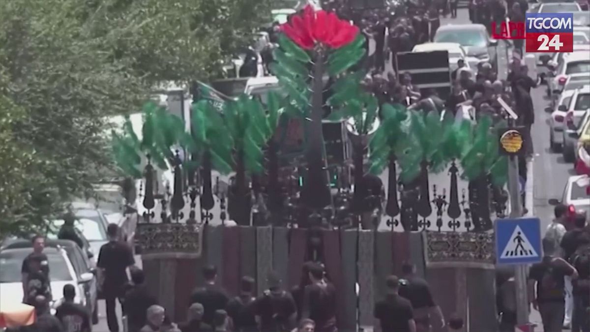 iran i musulmani sciiti celebrano l ashura