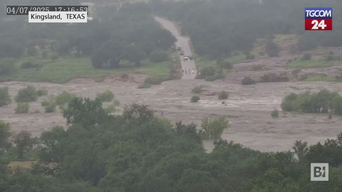 texas il timelapse del fiume che cresce e sommerge tutto in pochi istanti