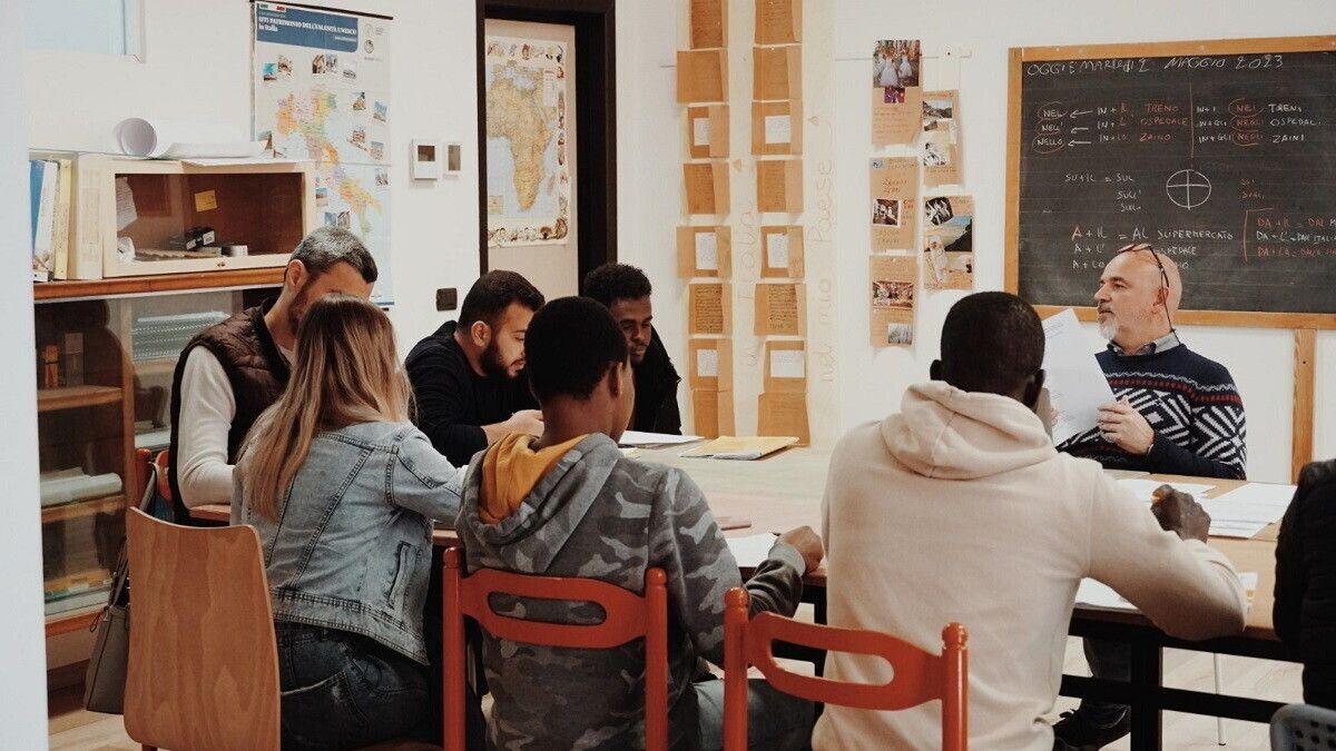 Anche tra i banchi l'integrazione è in salita: 1 studente straniero su 4  non supera il primo anno delle superiori