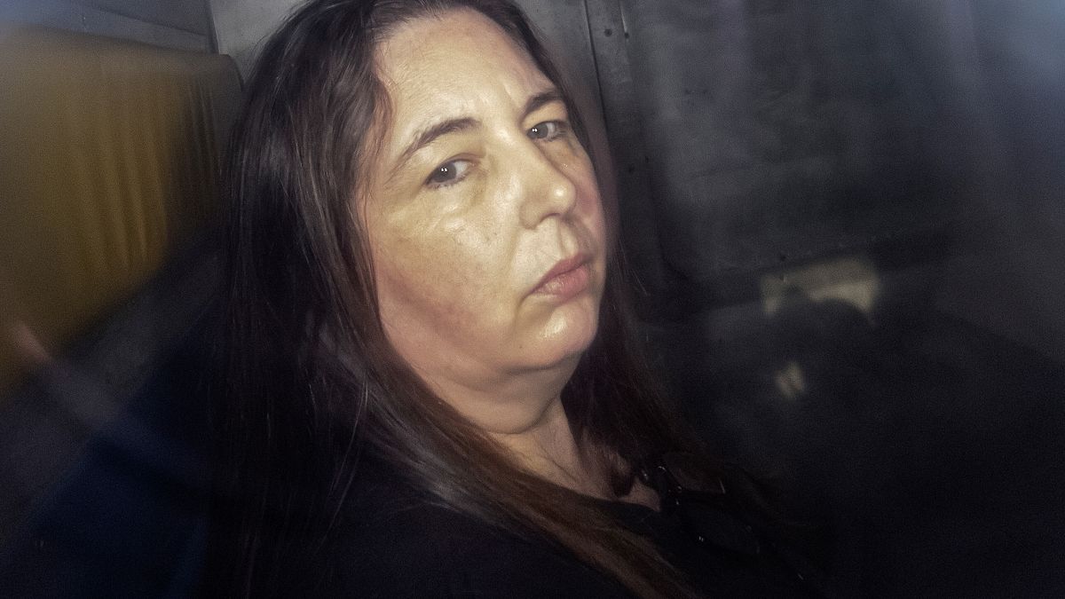 Australia, avvelenò gli ex suoceri servendo funghi a cena: 50enne condannata per omicidio