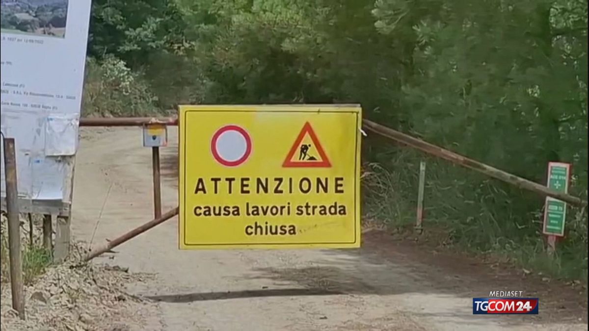Mugello,"fanno irruzione in un parco eolico in costruzione e minacciano operai e ingegneri