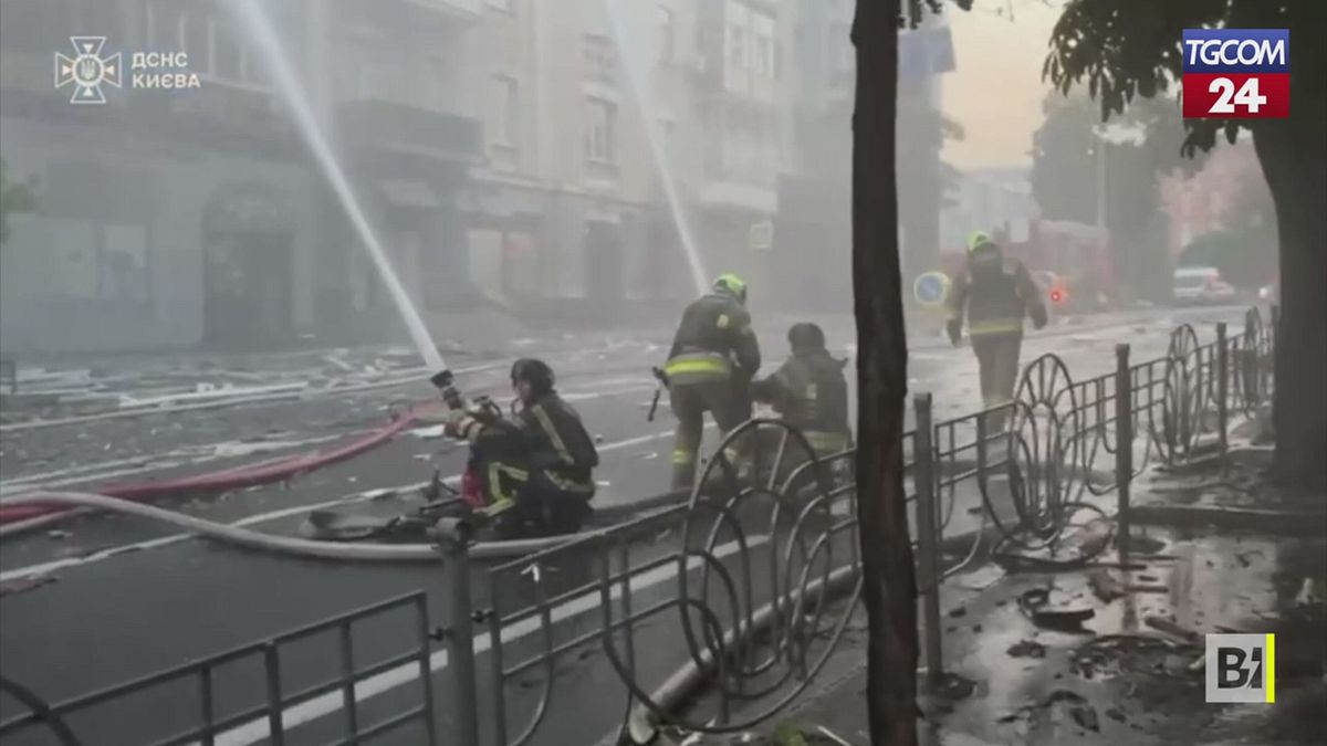 Nuovo massiccio attacco russo su Kiev, "è durato quasi 10 ore"