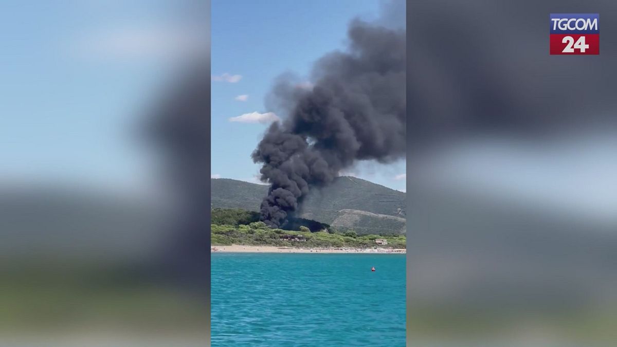 Incendio in un campeggio nel Grossetano, l