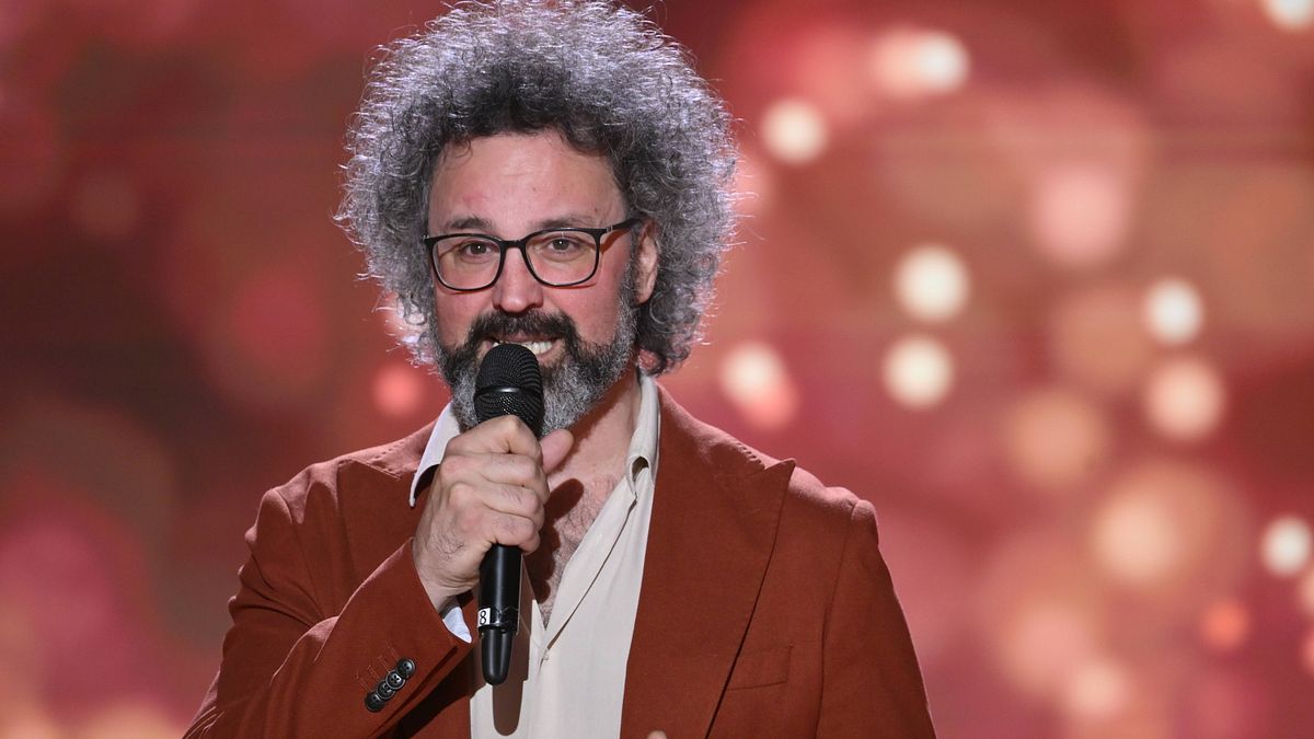 Simone Cristicchi annulla un concerto: ha la paralisi di Bell