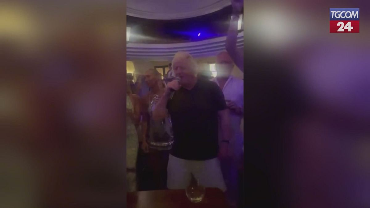 boris johnson scatenato alla taverna anema e core di capri